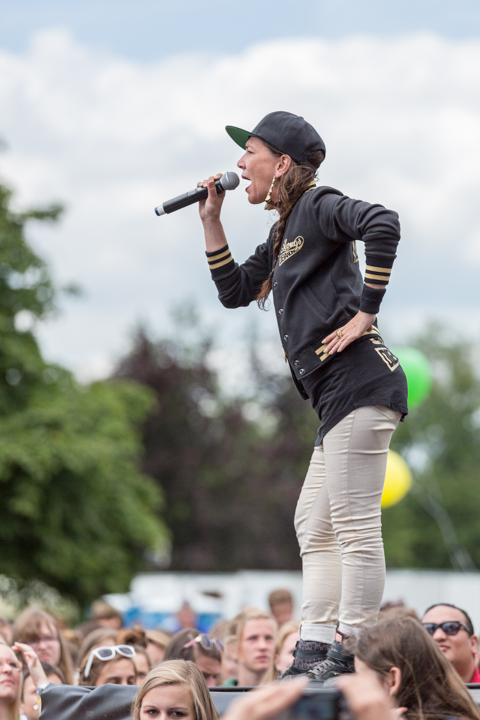 Slongs Dievanongs @ Popeiland 2014, picture 15, photographed by Guy Danneels - FrontView Magazine