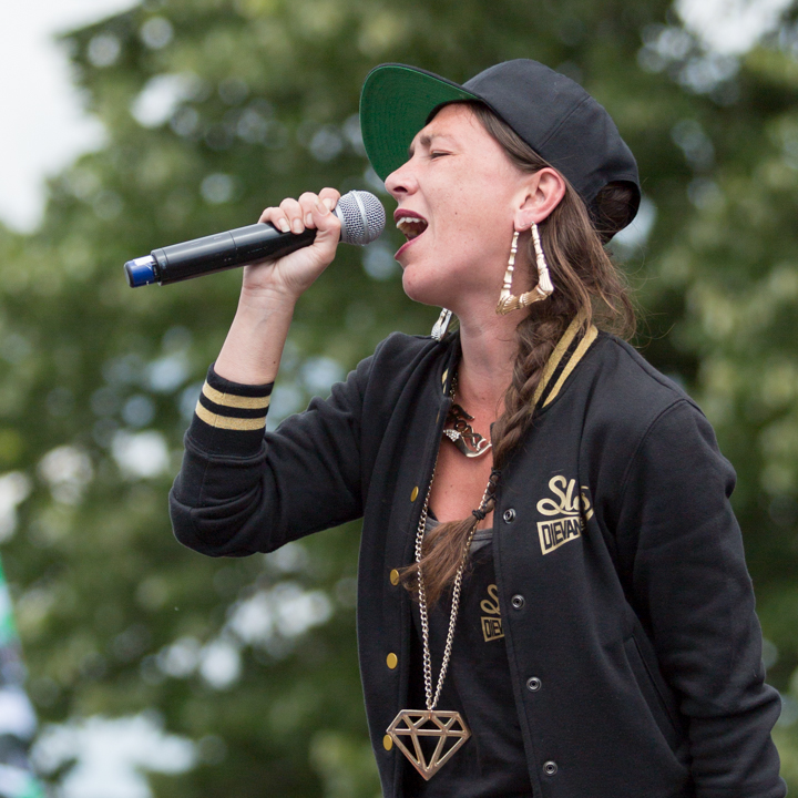 Slongs Dievanongs @ Popeiland 2014, picture 37, photographed by Guy Danneels - FrontView Magazine