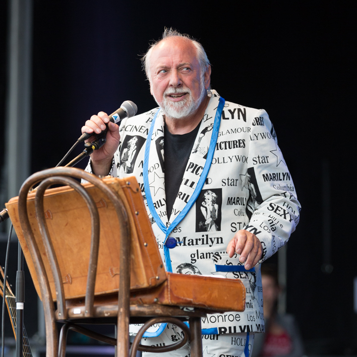 Urbanus en de Fanfaar @ Popeiland 2014, picture 20, photographed by Guy Danneels - FrontView Magazine