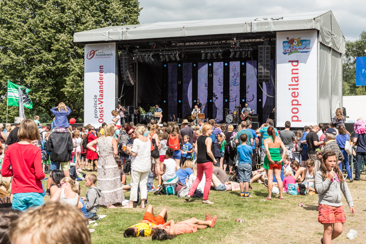 Urbanus en de Fanfaar @ Popeiland 2014, picture 29, photographed by Guy Danneels - FrontView Magazine