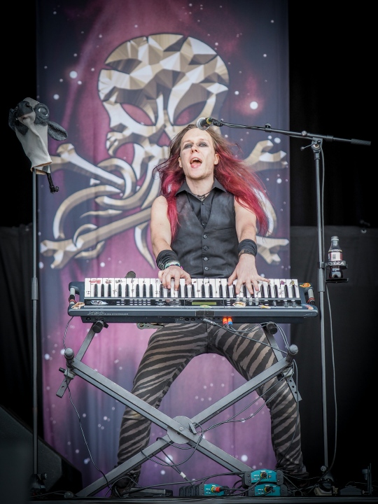 Bands en Podia Vrijdag @ Graspop Metal Meeting 2014, picture 1, photographed by Hans Van Hoof, Peter Dejongh, Rudy Dedoncker, Koen Van Den Broeck, Tim Tronckoe, Robin Looy, Elsie Roymans, Dorien Goetschalckx, Jens Dehaes - FrontView Magazine