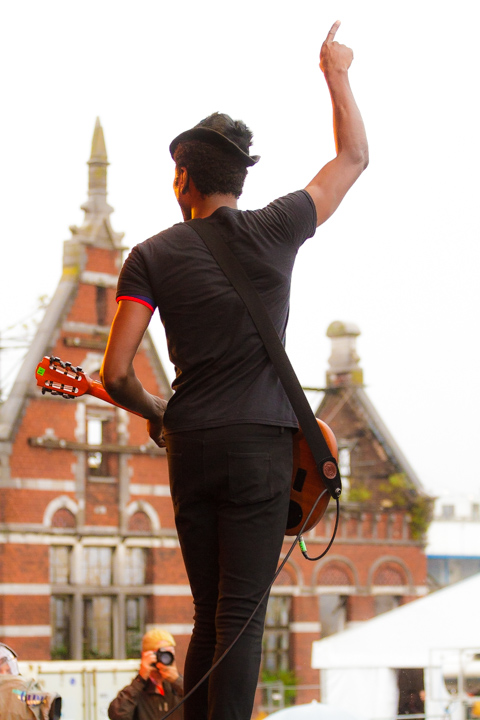 Keziah Jones @ Couleur Café, picture 15, photographed by Tristan Herftijd - FrontView Magazine