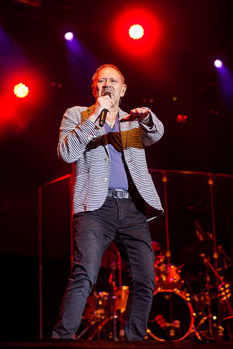 Rob de Nijs @ Genk on Stage 2014, picture 8, photographed by Elke Briers - FrontView Magazine
