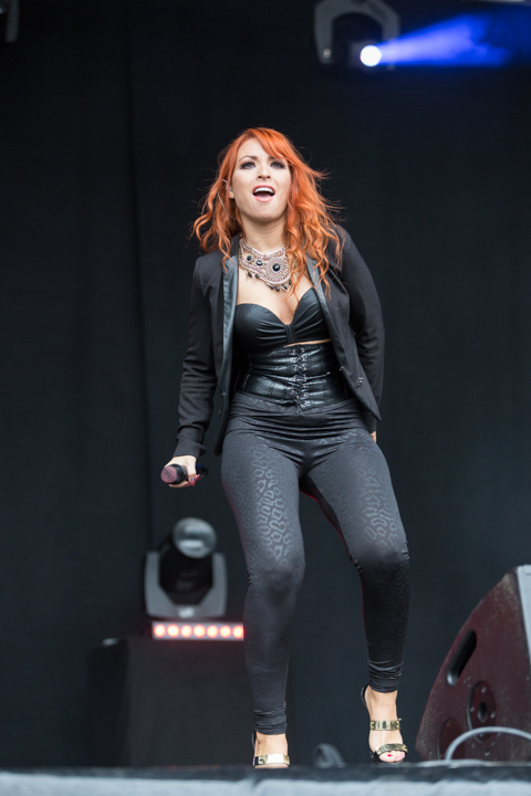 2 Fabiola @ Kanaalfeesten Dag 2 - Willebroek, picture 3, photographed by Guy Danneels - FrontView Magazine