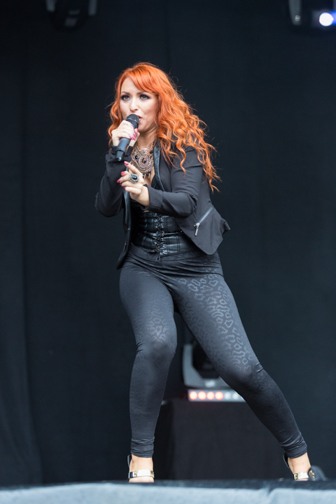 2 Fabiola @ Kanaalfeesten Dag 2 - Willebroek, picture 10, photographed by Guy Danneels - FrontView Magazine