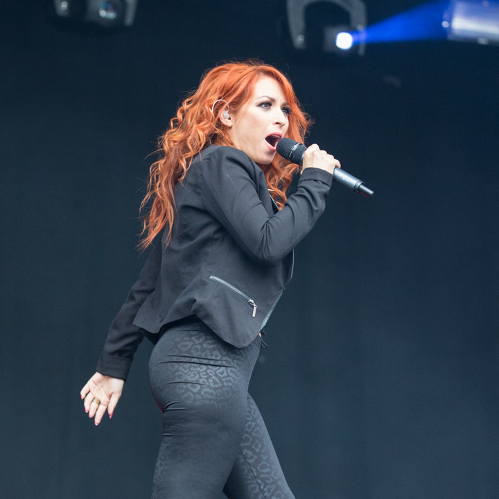 2 Fabiola @ Kanaalfeesten Dag 2 - Willebroek, picture 18, photographed by Guy Danneels - FrontView Magazine