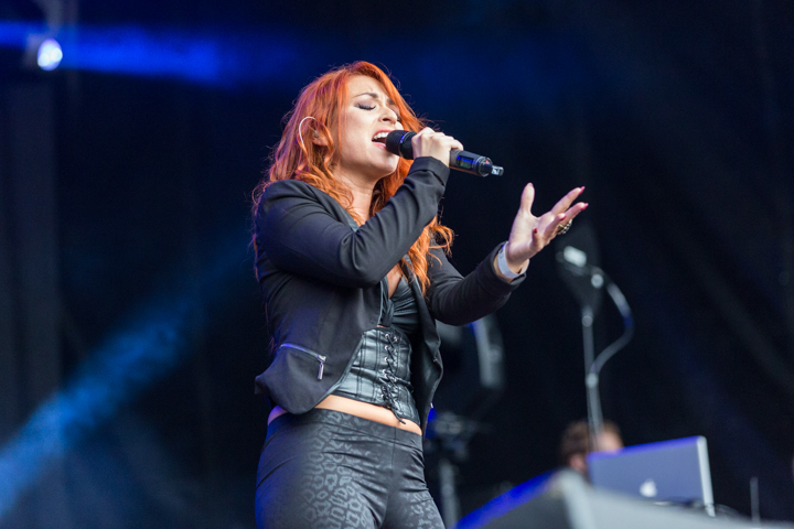 2 Fabiola @ Kanaalfeesten Dag 2 - Willebroek, picture 40, photographed by Guy Danneels - FrontView Magazine