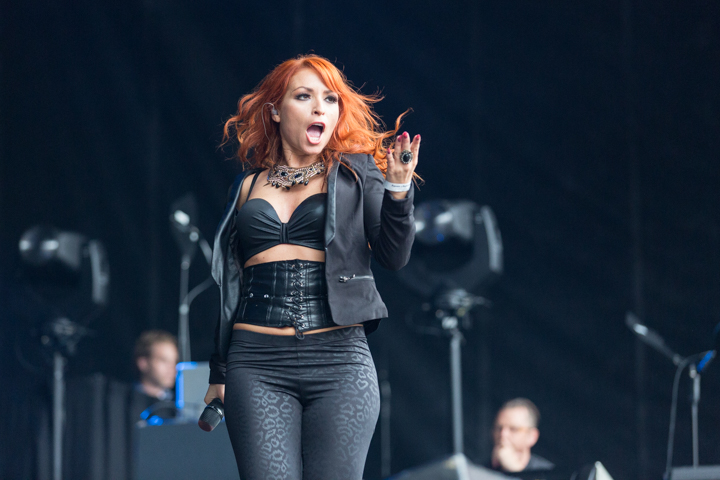 2 Fabiola @ Kanaalfeesten Dag 2 - Willebroek, picture 44, photographed by Guy Danneels - FrontView Magazine
