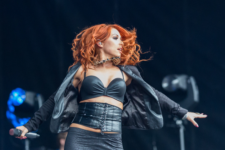 2 Fabiola @ Kanaalfeesten Dag 2 - Willebroek, picture 46, photographed by Guy Danneels - FrontView Magazine