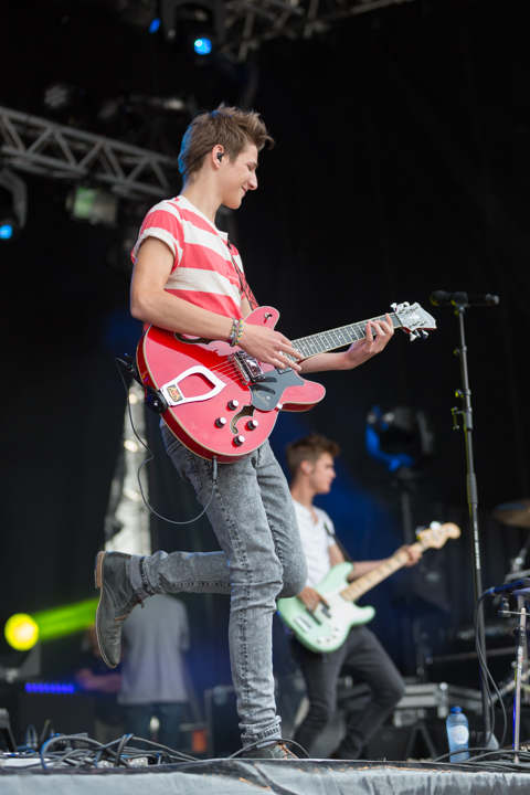 Bandits @ Kanaalfeesten Dag 2 - Willebroek, picture 2, photographed by Guy Danneels - FrontView Magazine