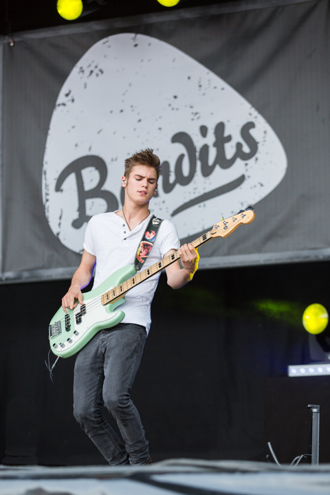 Bandits @ Kanaalfeesten Dag 2 - Willebroek, picture 4, photographed by Guy Danneels - FrontView Magazine