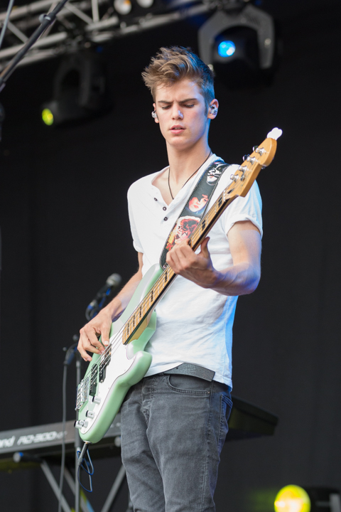 Bandits @ Kanaalfeesten Dag 2 - Willebroek, picture 12, photographed by Guy Danneels - FrontView Magazine