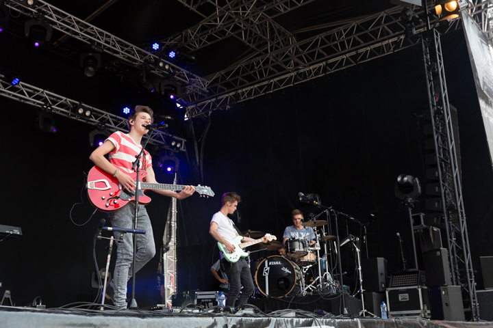 Bandits @ Kanaalfeesten Dag 2 - Willebroek, picture 20, photographed by Guy Danneels - FrontView Magazine