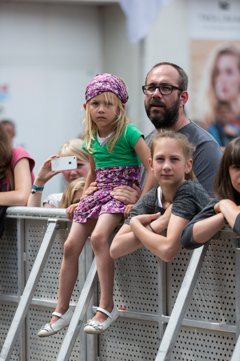 Sfeer & Publieksfoto's @ Kanaalfeesten Dag 2 - Willebroek, picture 8, photographed by Guy Danneels - FrontView Magazine