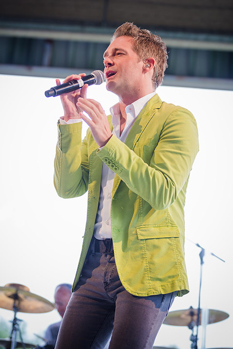 Christoff - CD-voorstelling Altijd Onderweg @ AED Studios Lint, picture 7, photographed by Elke Briers - FrontView Magazine