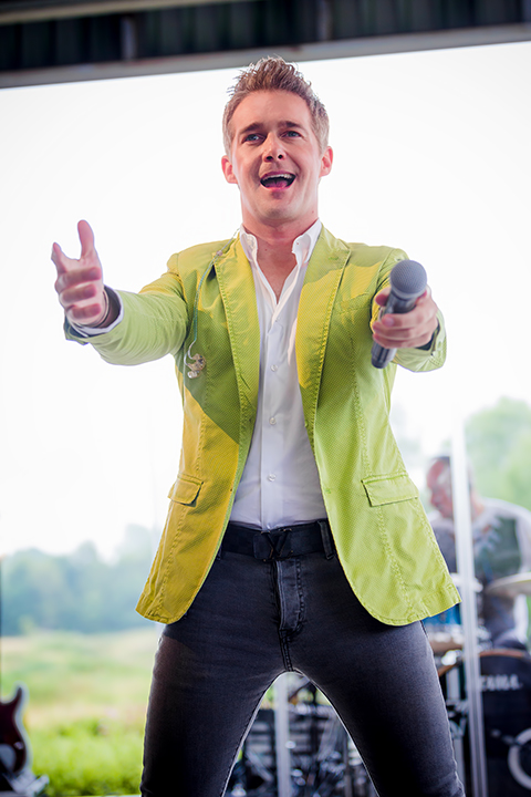 Christoff - CD-voorstelling Altijd Onderweg @ AED Studios Lint, picture 16, photographed by Elke Briers - FrontView Magazine