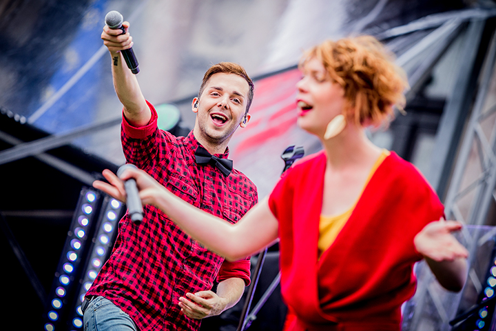 KetnetBand & Slongs Dievanongs @ Grote Markt Antwerpen, picture 3, photographed by Elke Briers - FrontView Magazine