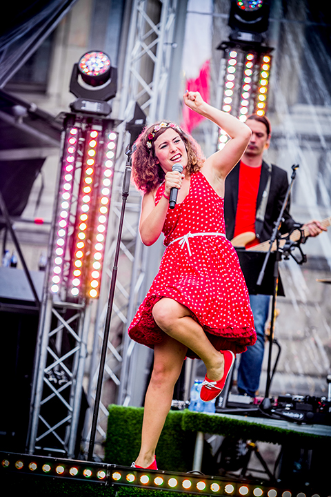 KetnetBand & Slongs Dievanongs @ Grote Markt Antwerpen, picture 13, photographed by Elke Briers - FrontView Magazine