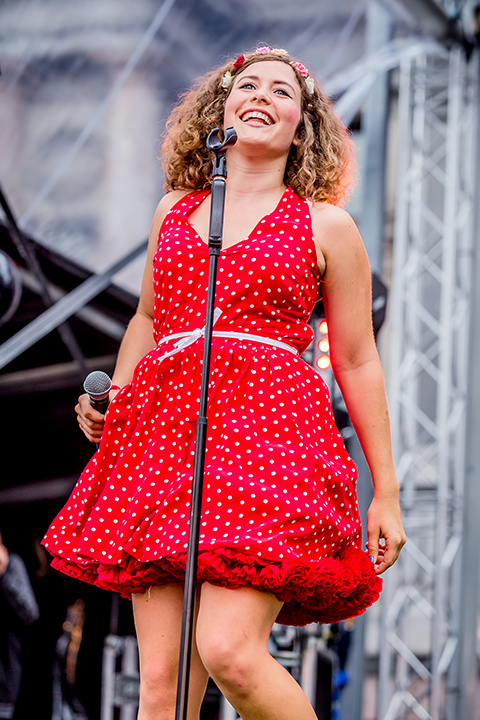 KetnetBand & Slongs Dievanongs @ Grote Markt Antwerpen, picture 15, photographed by Elke Briers - FrontView Magazine