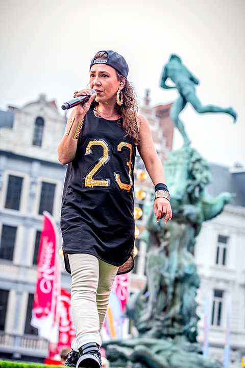KetnetBand & Slongs Dievanongs @ Grote Markt Antwerpen, picture 18, photographed by Elke Briers - FrontView Magazine