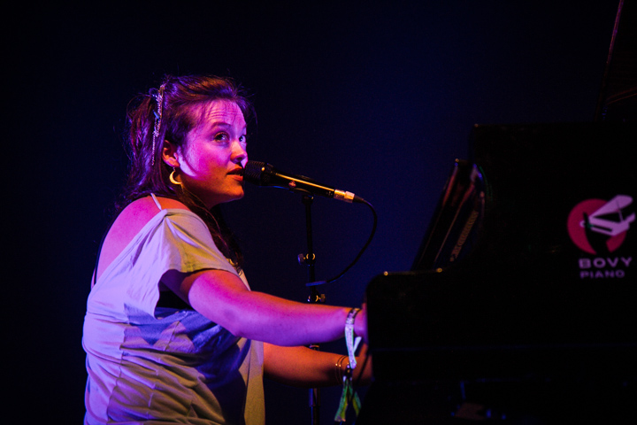 Mathilde Renault @ Les Ardentes 2014, picture 1, photographed by Tom Stessens - FrontView Magazine