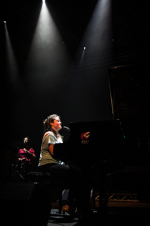 Mathilde Renault @ Les Ardentes 2014, picture 2, photographed by Tom Stessens - FrontView Magazine