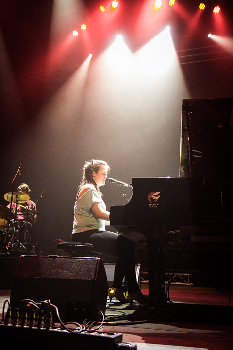 Mathilde Renault @ Les Ardentes 2014, picture 5, photographed by Tom Stessens - FrontView Magazine