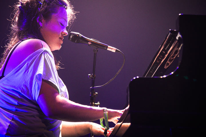 Mathilde Renault @ Les Ardentes 2014, picture 9, photographed by Tom Stessens - FrontView Magazine