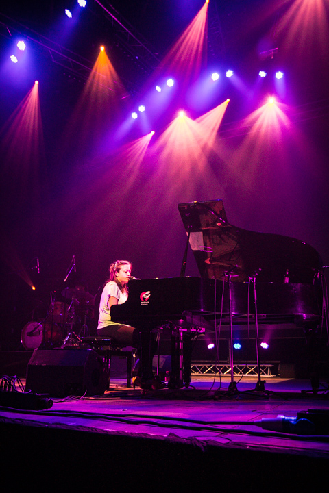 Mathilde Renault @ Les Ardentes 2014, picture 11, photographed by Tom Stessens - FrontView Magazine