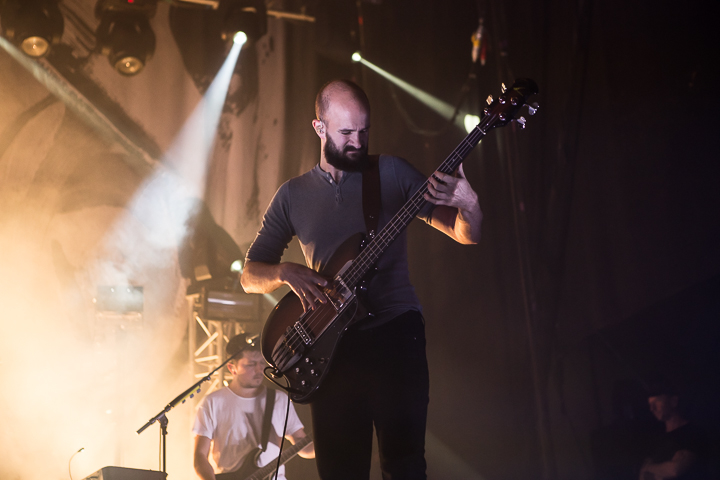 White Lies @ Rock Zottegem 2014, foto 4, foto's door Dorien Goetschalckx - FrontView Magazine