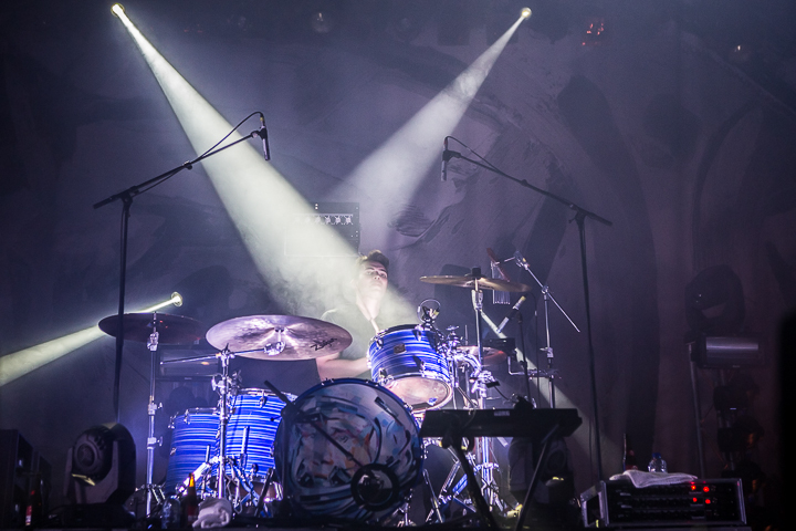 White Lies @ Rock Zottegem 2014, foto 5, foto's door Dorien Goetschalckx - FrontView Magazine
