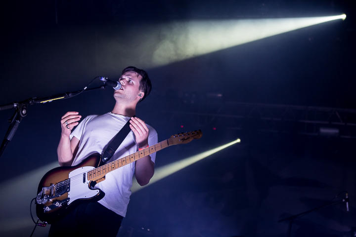 White Lies @ Rock Zottegem 2014, foto 6, foto's door Dorien Goetschalckx - FrontView Magazine