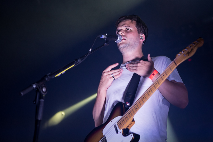 White Lies @ Rock Zottegem 2014, foto 8, foto's door Dorien Goetschalckx - FrontView Magazine