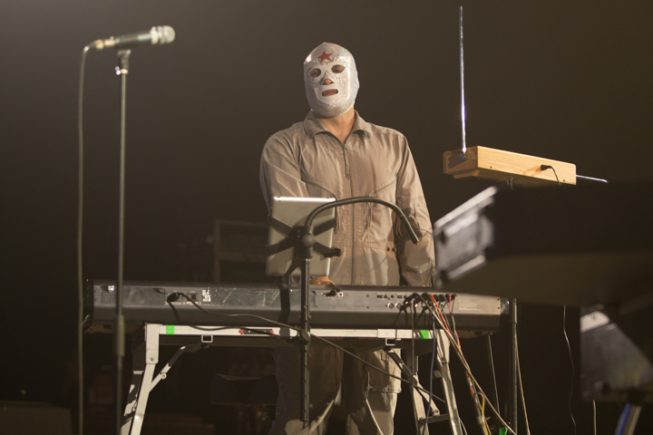 Cascadeur @ Les Ardentes, picture 10, photographed by FrontView Magazine