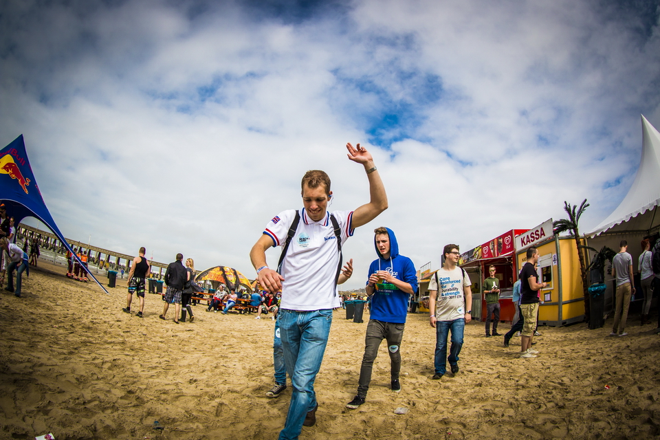 Beachland 2014 @ Strand Blankenberge, picture 1, photographed by sven dullaert - FrontView Magazine