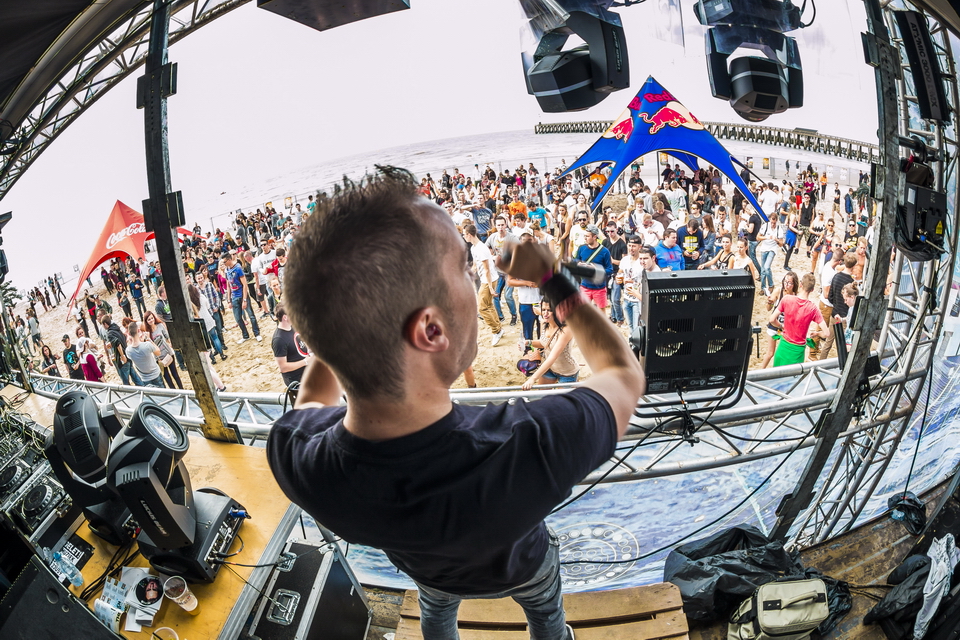 Beachland 2014 @ Strand Blankenberge, picture 7, photographed by sven dullaert - FrontView Magazine