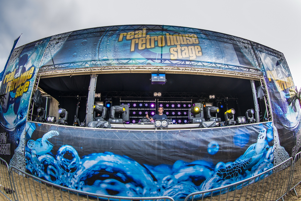 Beachland 2014 @ Strand Blankenberge, picture 11, photographed by sven dullaert - FrontView Magazine