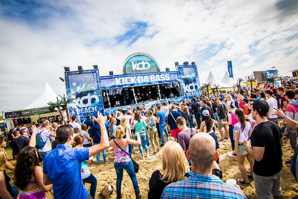 Beachland 2014 @ Strand Blankenberge, picture 13, photographed by sven dullaert - FrontView Magazine