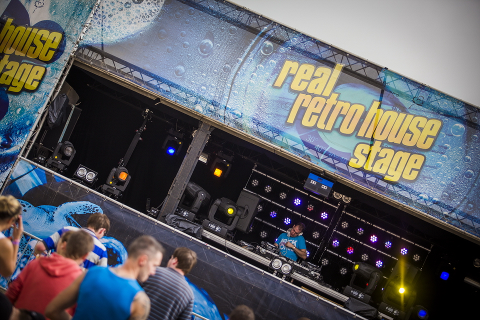 Beachland 2014 @ Strand Blankenberge, picture 18, photographed by sven dullaert - FrontView Magazine