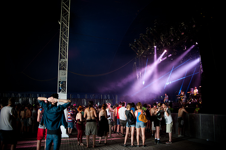 Cheveu @ Dour Festival 2014, picture 9, photographed by Magali Decamps - FrontView Magazine