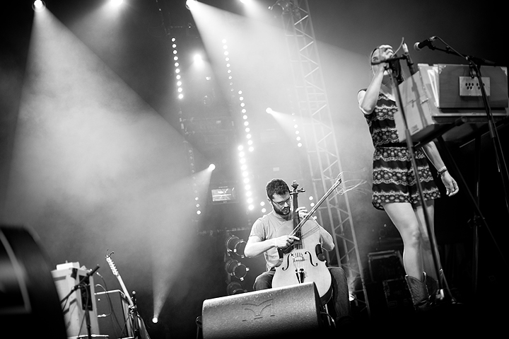 Johnny Flynn & The Sussex Wit @ Dour Festival 2014, picture 4, photographed by Magali Decamps - FrontView Magazine