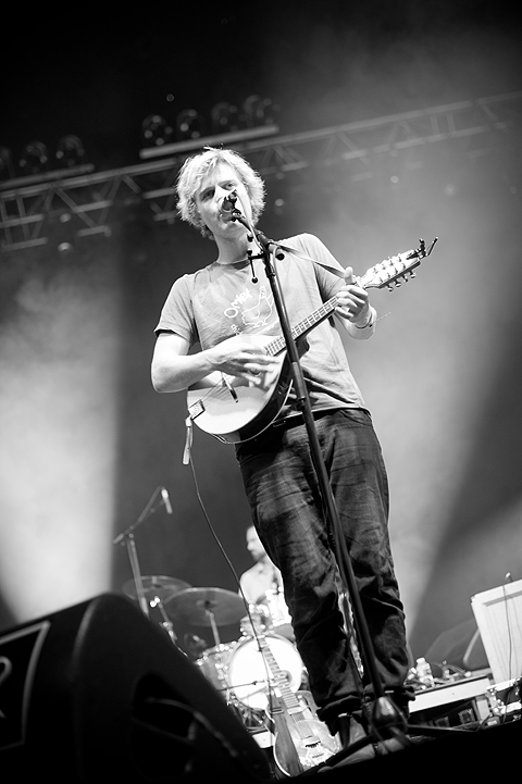 Johnny Flynn & The Sussex Wit @ Dour Festival 2014, picture 6, photographed by Magali Decamps - FrontView Magazine
