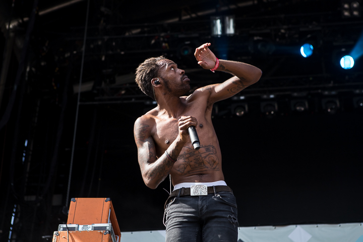 Skip The Use @ Dour 2014, picture 8, photographed by Dorien Goetschalckx - FrontView Magazine