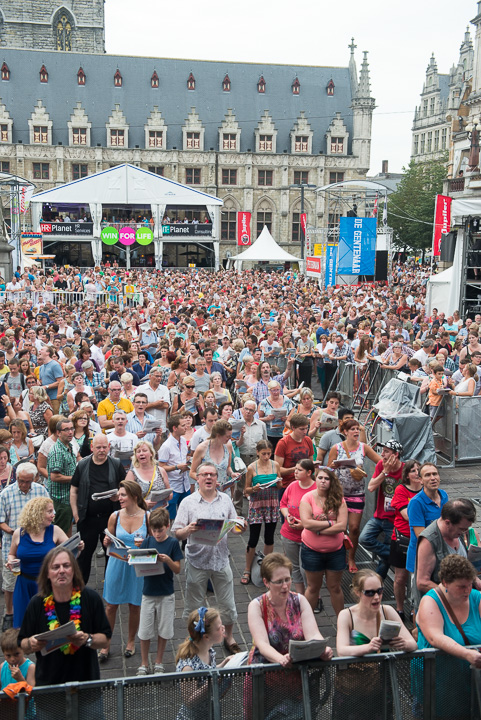 Vlaanderen zingt 2014 @ Gentse Feesten - Sint Baafsplein, picture 2, photographed by Dimitri Vanlommel - FrontView Magazine