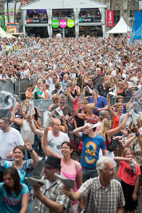 Vlaanderen zingt 2014 @ Gentse Feesten - Sint Baafsplein, picture 23, photographed by Dimitri Vanlommel - FrontView Magazine