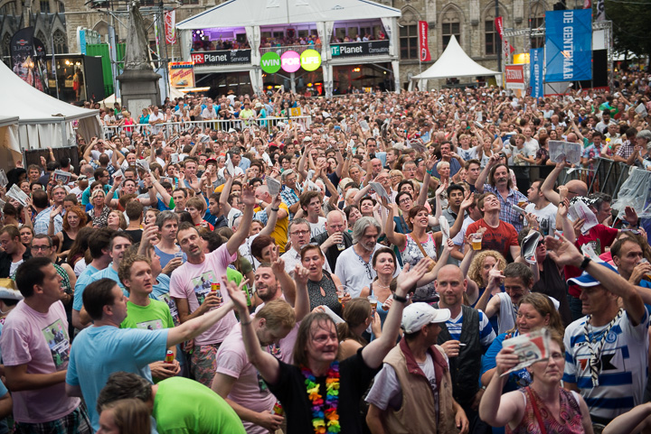 Vlaanderen zingt 2014 @ Gentse Feesten - Sint Baafsplein, picture 56, photographed by Dimitri Vanlommel - FrontView Magazine