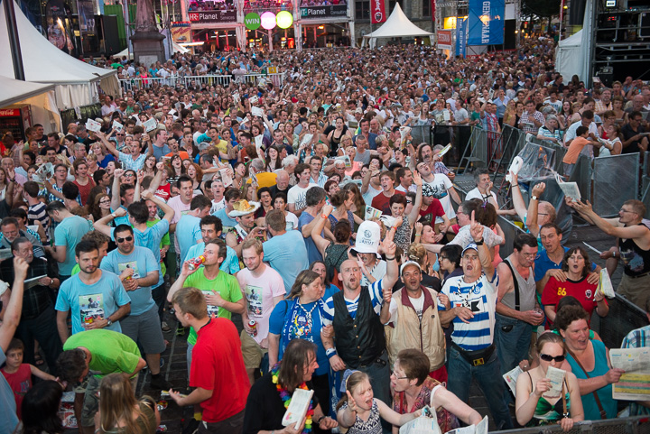Vlaanderen zingt 2014 @ Gentse Feesten - Sint Baafsplein, picture 72, photographed by Dimitri Vanlommel - FrontView Magazine