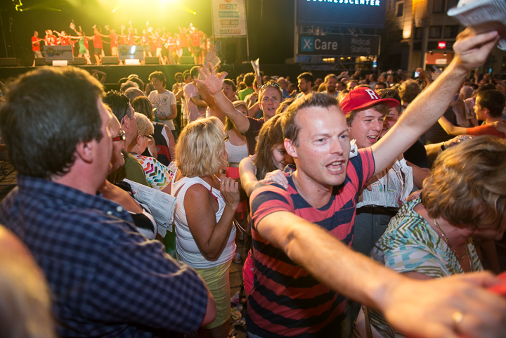 Vlaanderen zingt 2014 @ Gentse Feesten - Sint Baafsplein, picture 87, photographed by Dimitri Vanlommel - FrontView Magazine