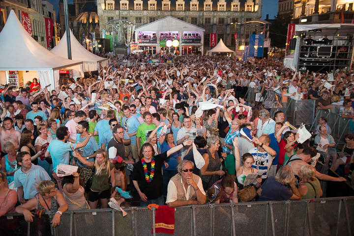 Vlaanderen zingt 2014 @ Gentse Feesten - Sint Baafsplein, picture 93, photographed by Dimitri Vanlommel - FrontView Magazine