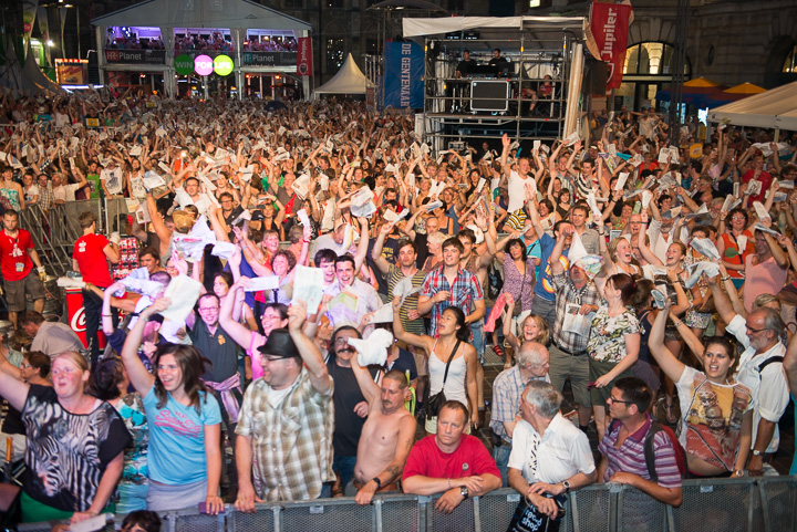 Vlaanderen zingt 2014 @ Gentse Feesten - Sint Baafsplein, picture 97, photographed by Dimitri Vanlommel - FrontView Magazine